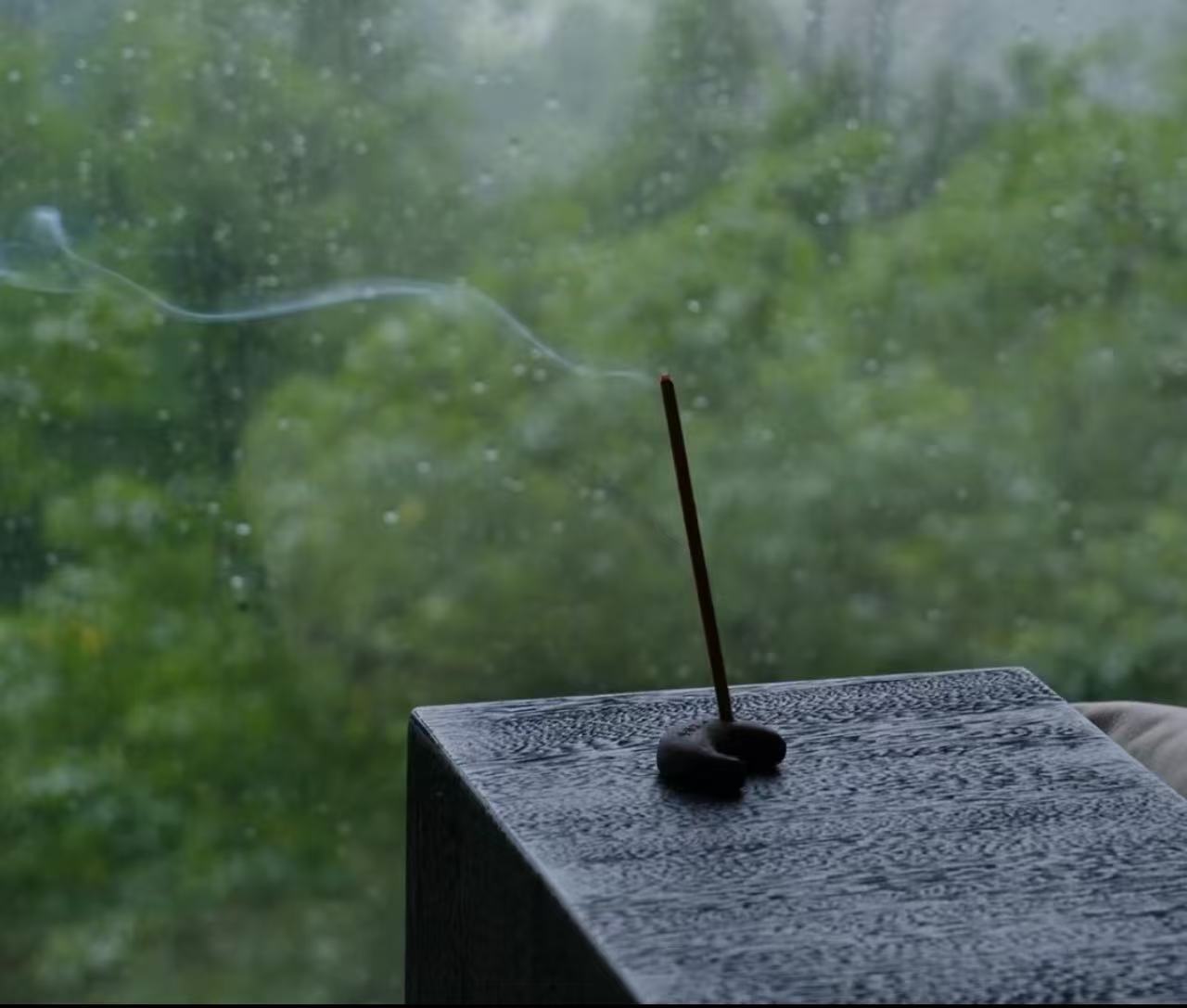 When Do People Burn Incense? A Complete Guide to Incense Rituals Across the Day