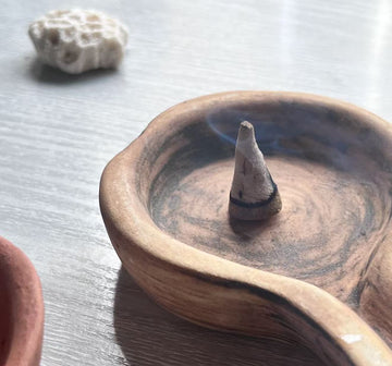 Incense Cones vs Sticks: Which One Is Better for You?